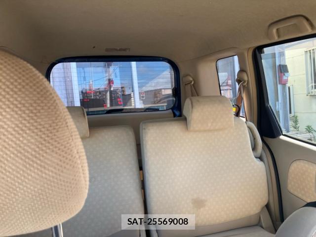 Toyota SIENTA 2008-09 8874683-6