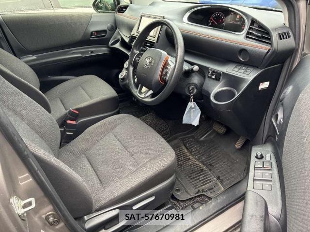 Toyota SIENTA 2021-09 8874869-12