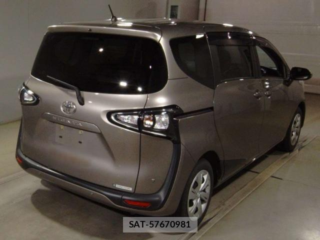 Toyota SIENTA 2021-09 8874869-13