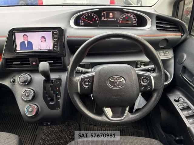 Toyota SIENTA 2021-09 8874869-2