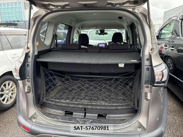 Toyota SIENTA 2021-09 8874869-5