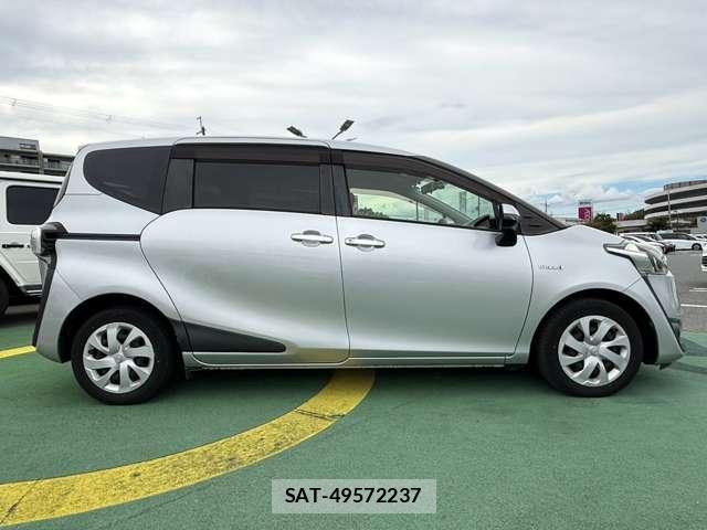 Toyota SIENTA 2017-10 8875012-2