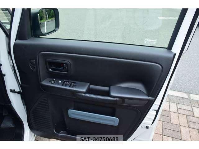 Suzuki SPACIA 2022-10 8875408-17