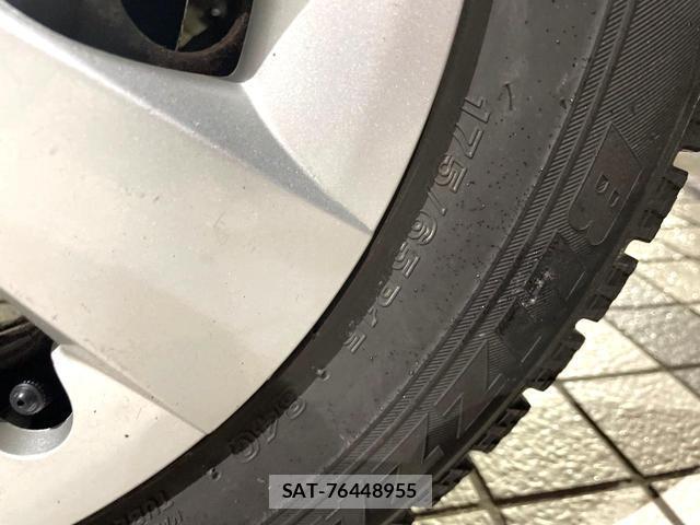 Toyota SPADE 2014-02 8875081-18