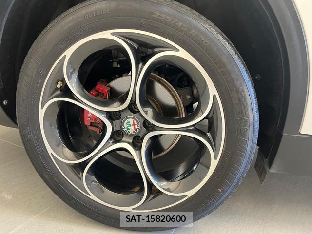 ALFA ROMEO STELVIO 2021-03 8872601-18