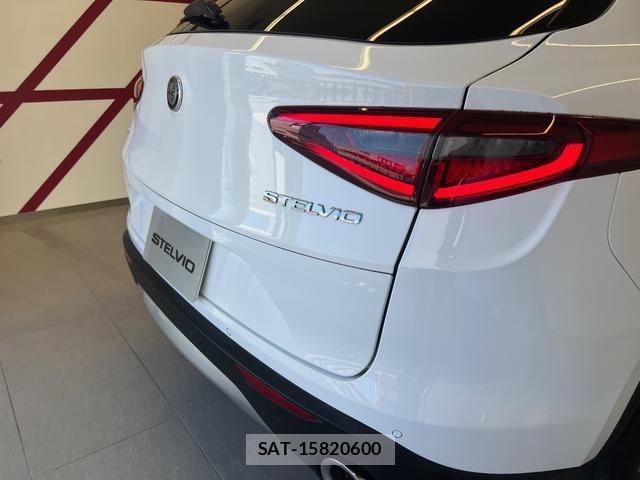 ALFA ROMEO STELVIO 2021-03 8872601-3
