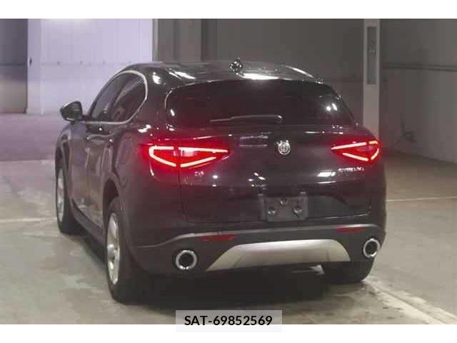 ALFA ROMEO STELVIO 2021-09 8874886-1