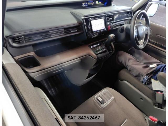 Honda e 2015-09 8875428-2
