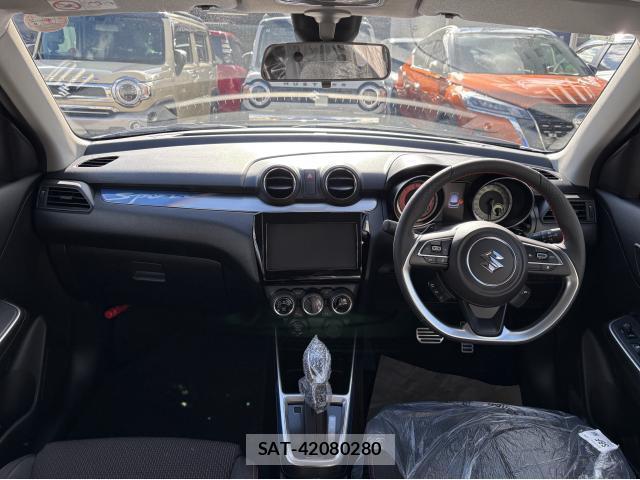 Suzuki SWIFT 2025-11 8875835-2