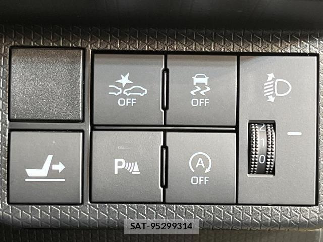 Daihatsu TANTO 2023-10 8872554-4