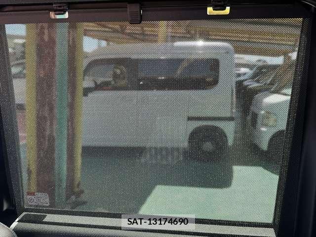 Daihatsu TANTO 2025-10 8875596-7