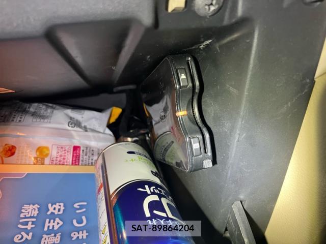 Nissan TIIDA 2009-09 8874986-19