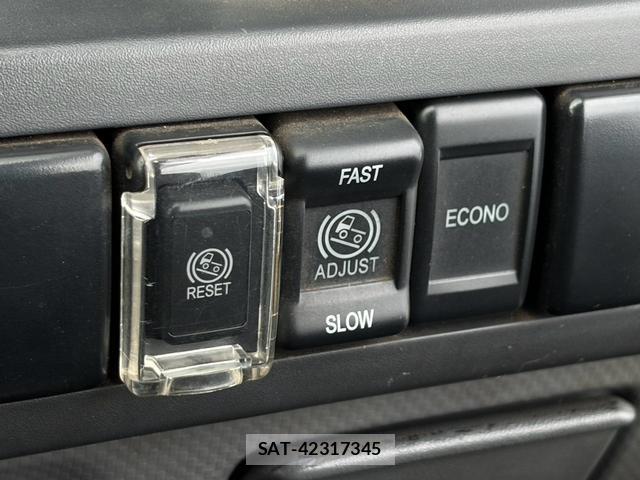 Mazda TITAN 2015-10 8875534-13