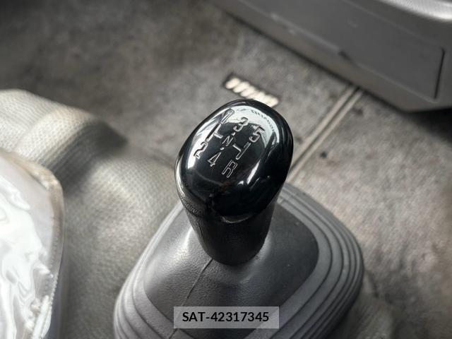 Mazda TITAN 2015-10 8875534-15
