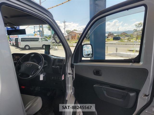 Toyota TOWNACE VAN 2010-12 8874217-18