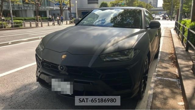 Lamborghini URUS 2023-02 8874457-0