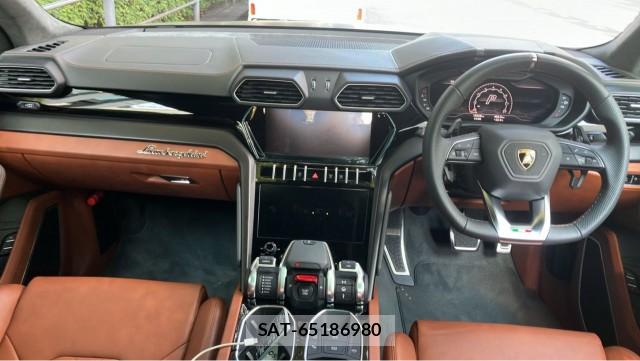 Lamborghini URUS 2023-02 8874457-2