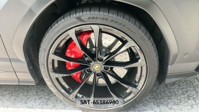 Lamborghini URUS 2023-02 8874457-8