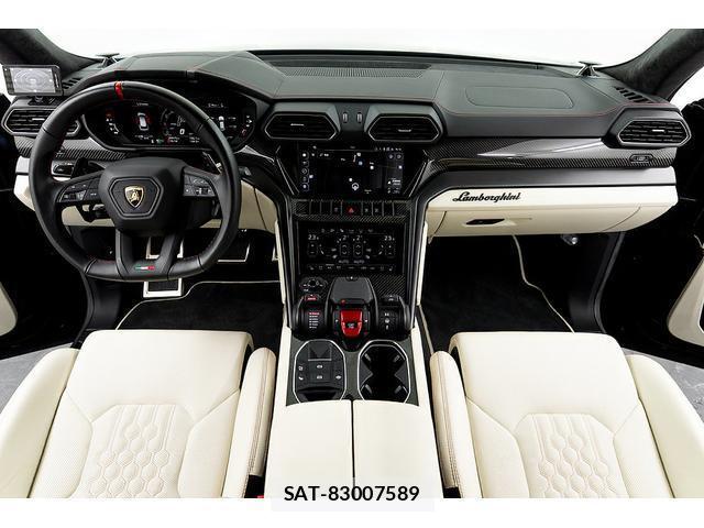 Lamborghini URUS 2023-09 8874701-2