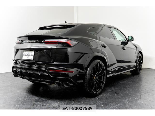 Lamborghini URUS 2023-09 8874701-8