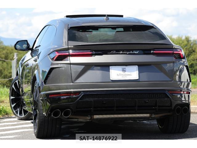 Lamborghini URUS 2022-11 8875720-1