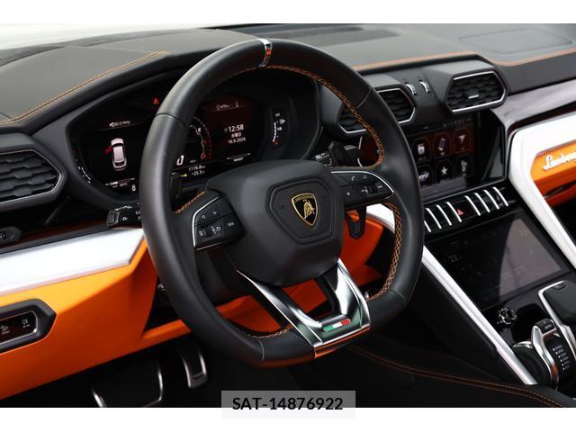 Lamborghini URUS 2022-11 8875720-3