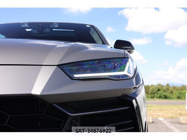 Lamborghini URUS 2022-11 8875720-6