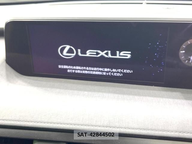 Lexus UX 2021-08 8873121-2