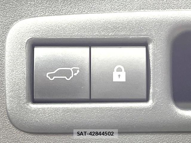 Lexus UX 2021-08 8873121-6