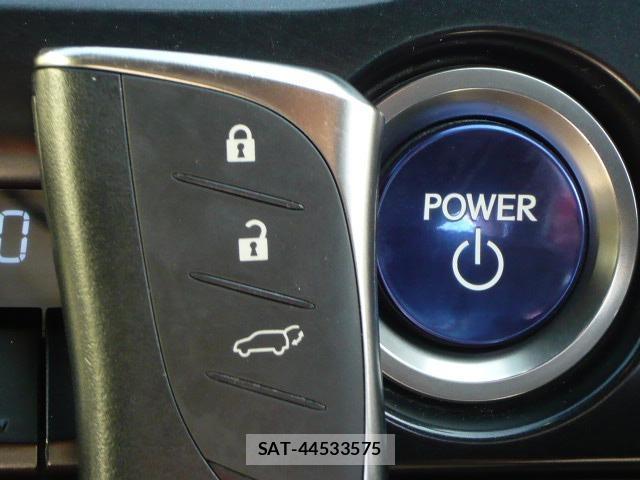 Lexus UX 2019-03 8873845-5