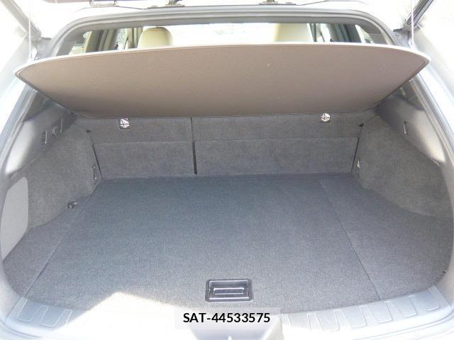 Lexus UX 2019-03 8873845-7