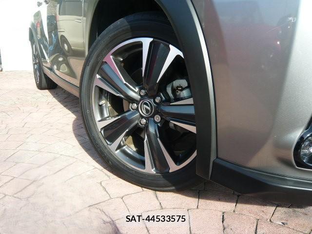 Lexus UX 2019-03 8873845-9
