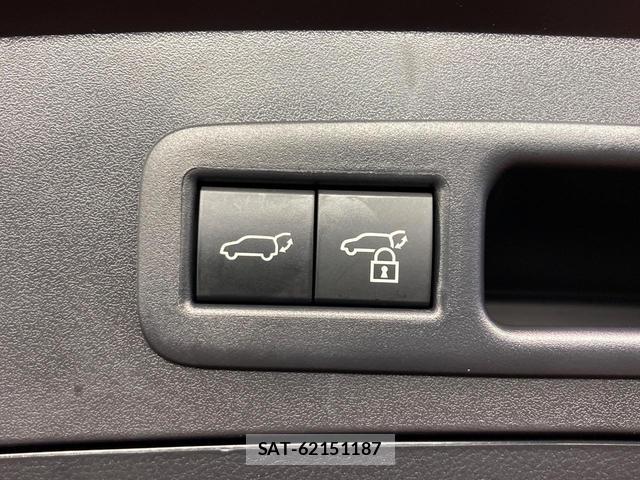 Lexus UX 2025-02 8874713-6