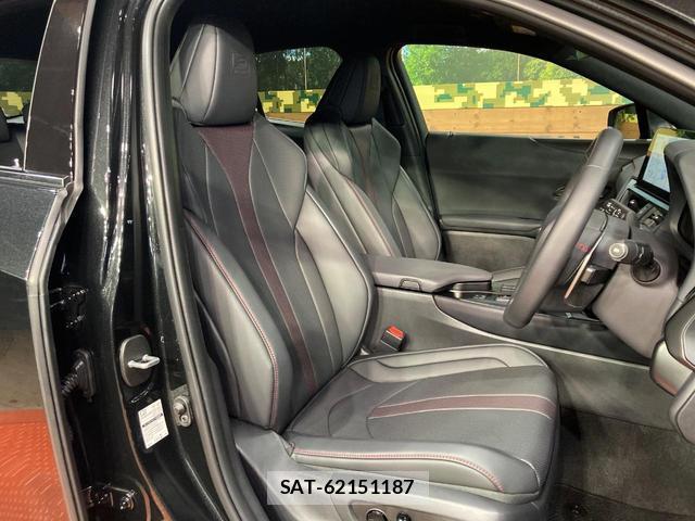 Lexus UX 2025-02 8874713-7