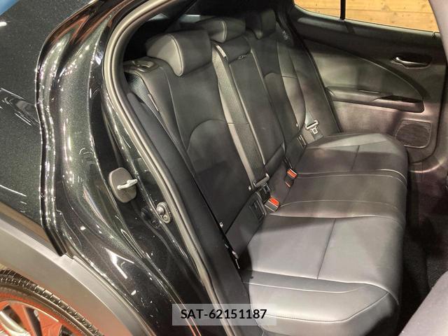 Lexus UX 2025-02 8874713-8