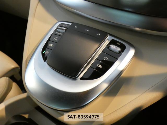Mercedes Benz V-CLASS 2022-06 8873562-13