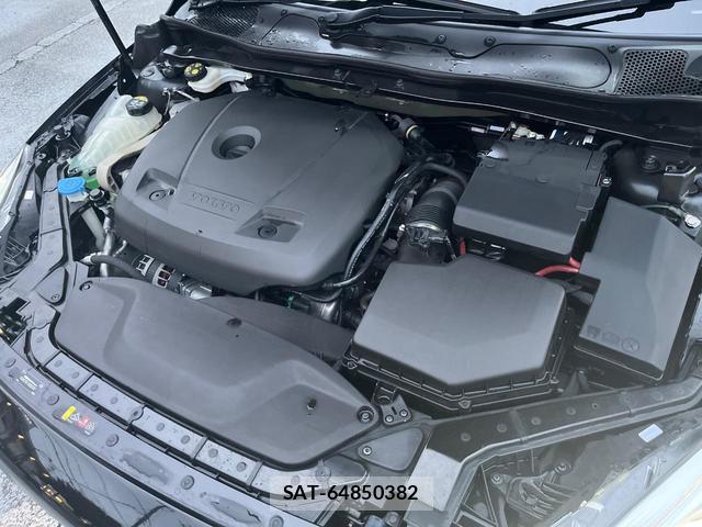 Volvo V40 2019-09 8873902-14