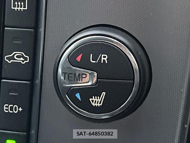 Volvo V40 2019-09 8873902-6