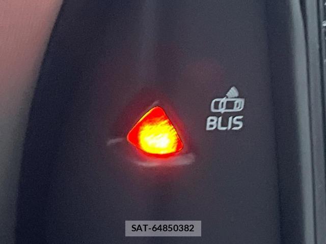 Volvo V40 2019-09 8873902-7