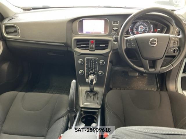 Volvo V40 2018-01 8875452-2