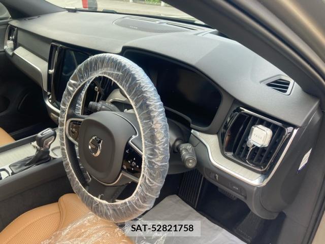 Volvo V60 2019-12 8873644-14