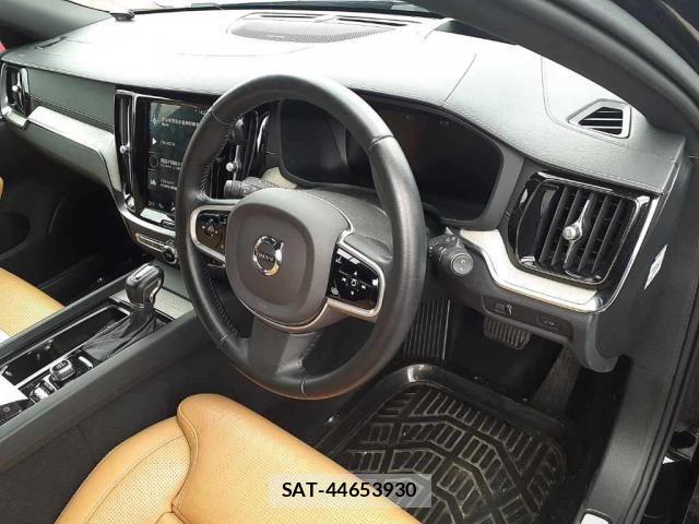 Volvo V60 2019-06 8875462-2