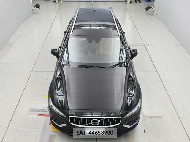 Volvo V60 2019-06 8875462-7