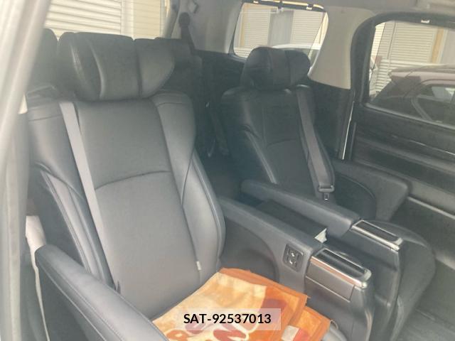 Toyota VELLFIRE 2019-10 8873310-11