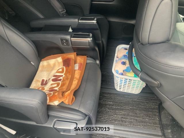Toyota VELLFIRE 2019-10 8873310-14