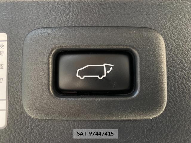 Toyota VELLFIRE 2016-05 8875469-16