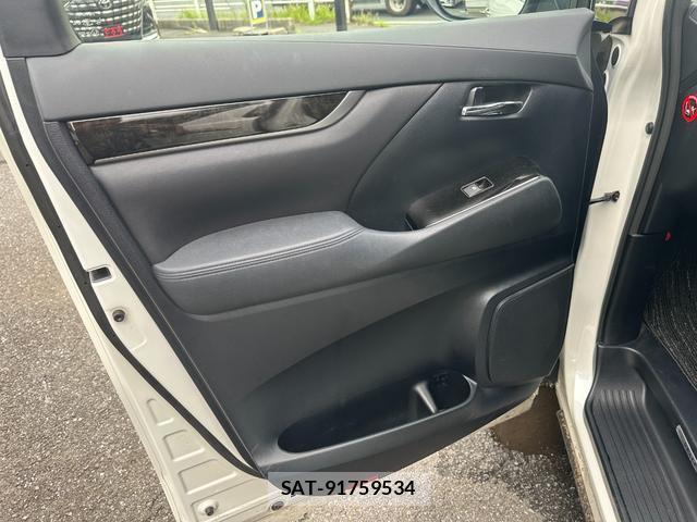 Toyota VELLFIRE 2016-03 8875756-16