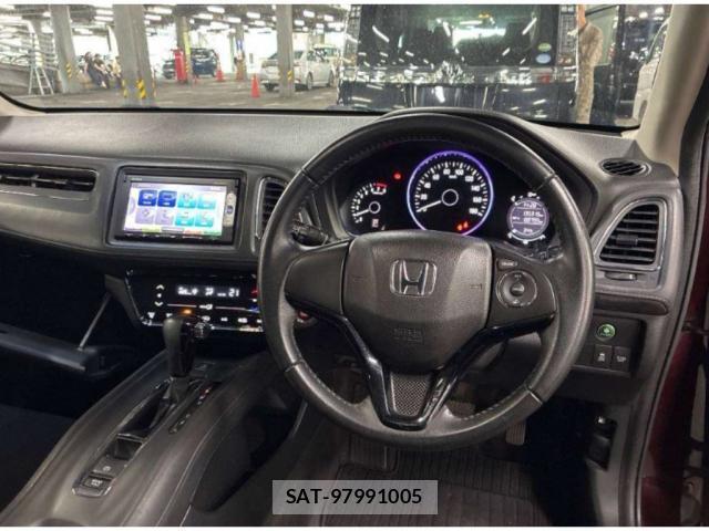 Honda VEZEL 2015-04 8875281-2