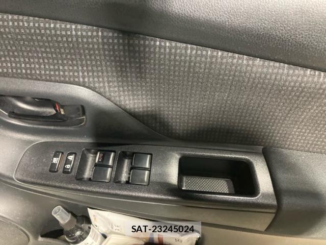 Toyota VITZ 2017-03 8873351-11