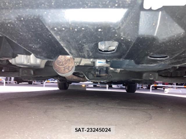 Toyota VITZ 2017-03 8873351-8